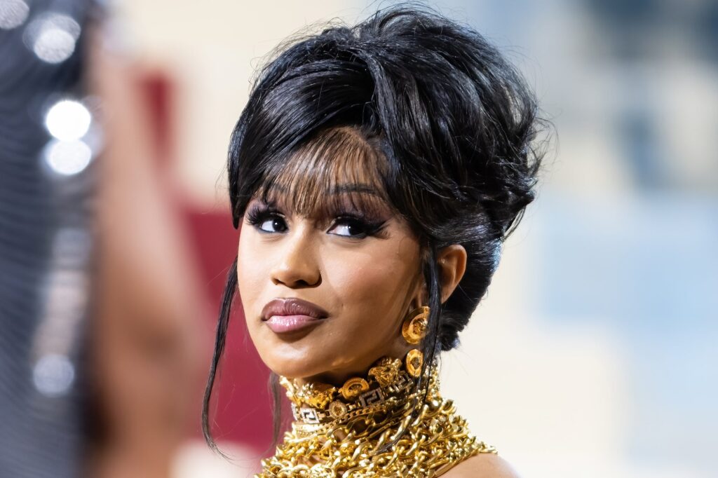 ‘you-might-as-well-eat-outside’:-cardi-b-goes-on-rant-slamming-grocery-prices,-inflation