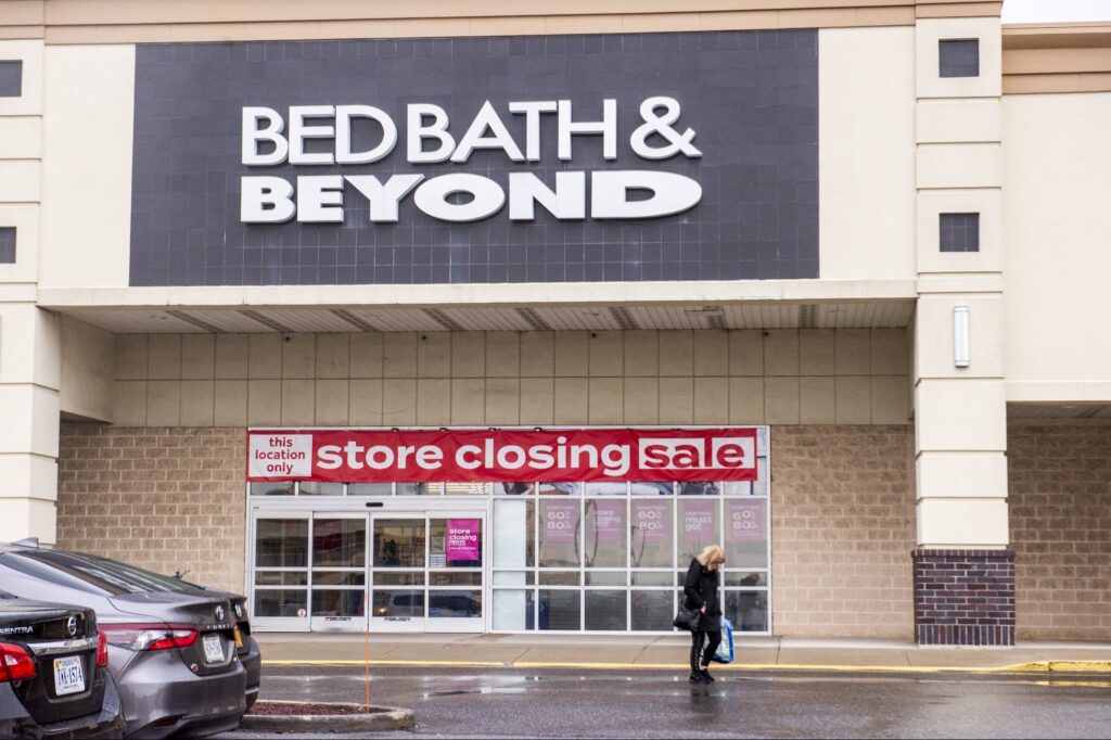 bed-bath-&-beyond-plans-to-raise-over-$1-billion-to-pay-debts-and-avoid-bankruptcy