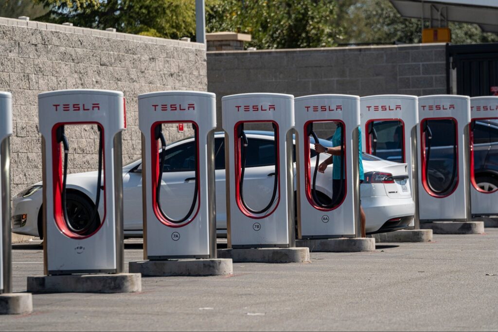 tesla’s-charging-stations-will-be-available-to-all-evs-by-2024