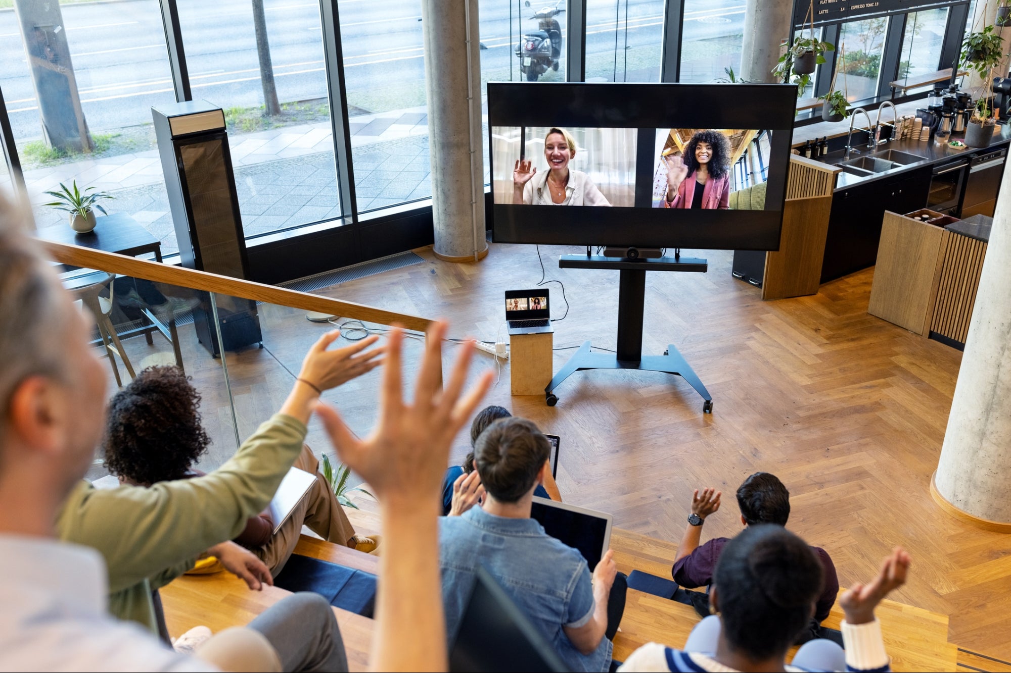 Hybrid Employees Are More Productive at Home — But This is When You Should Ask Them to Come Into The Office