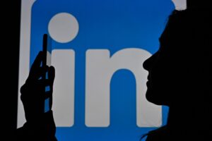 unlocking-the-power-of-linkedin:-how-entrepreneurs-can-leverage-the-platform-for-growth-and-success