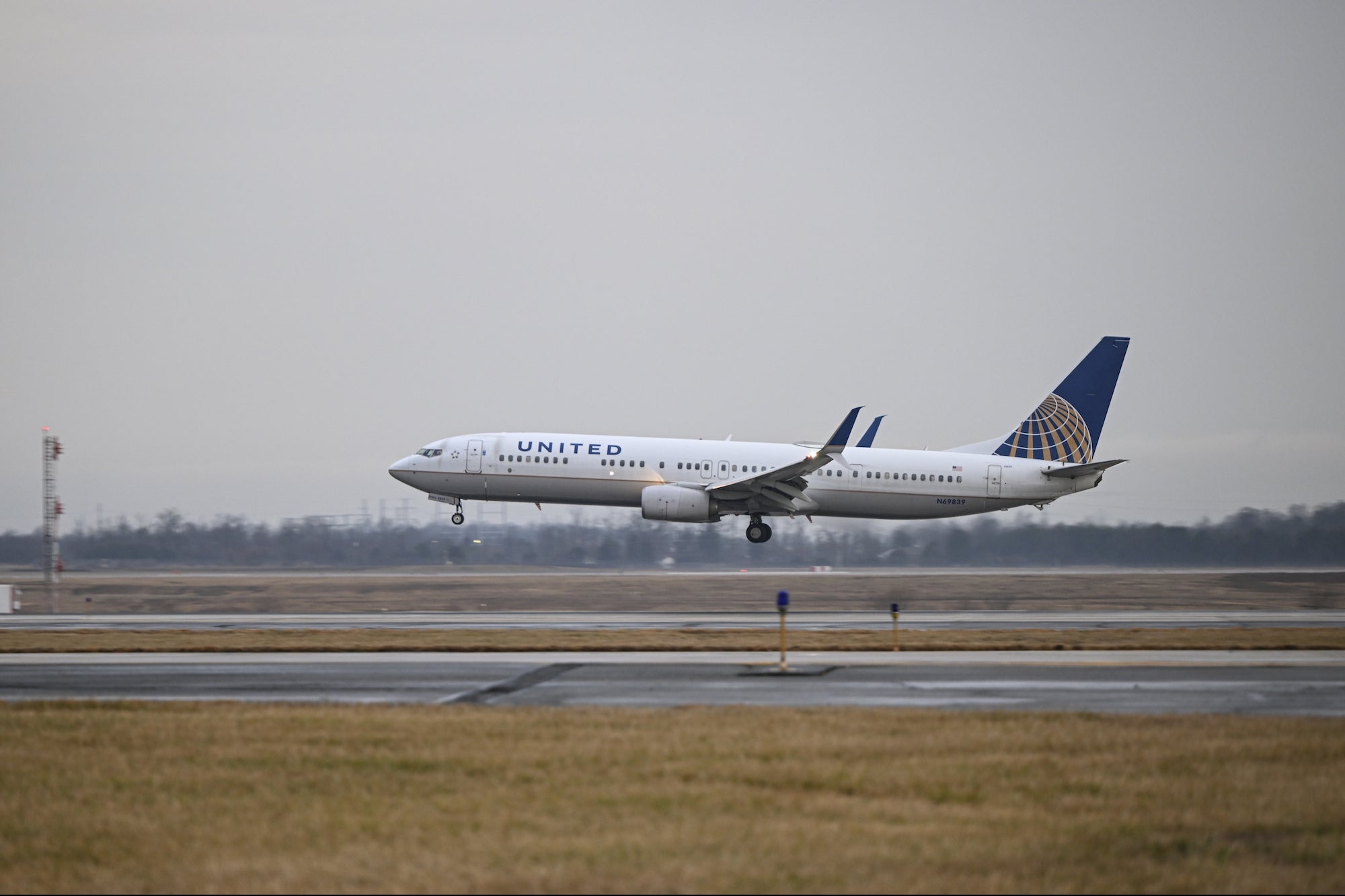‘He Was Going to Kill All the Men On the Plane’: Horrifying Details Emerge From Passenger Aboard Flight Where Man Tried to Stab Flight Crew
