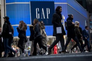 gap-was-compared-to-a-‘lazy-student’-after-its-$273-million-loss-—-now-the-retailer’s-trying-to-do-better-by-copying-meta