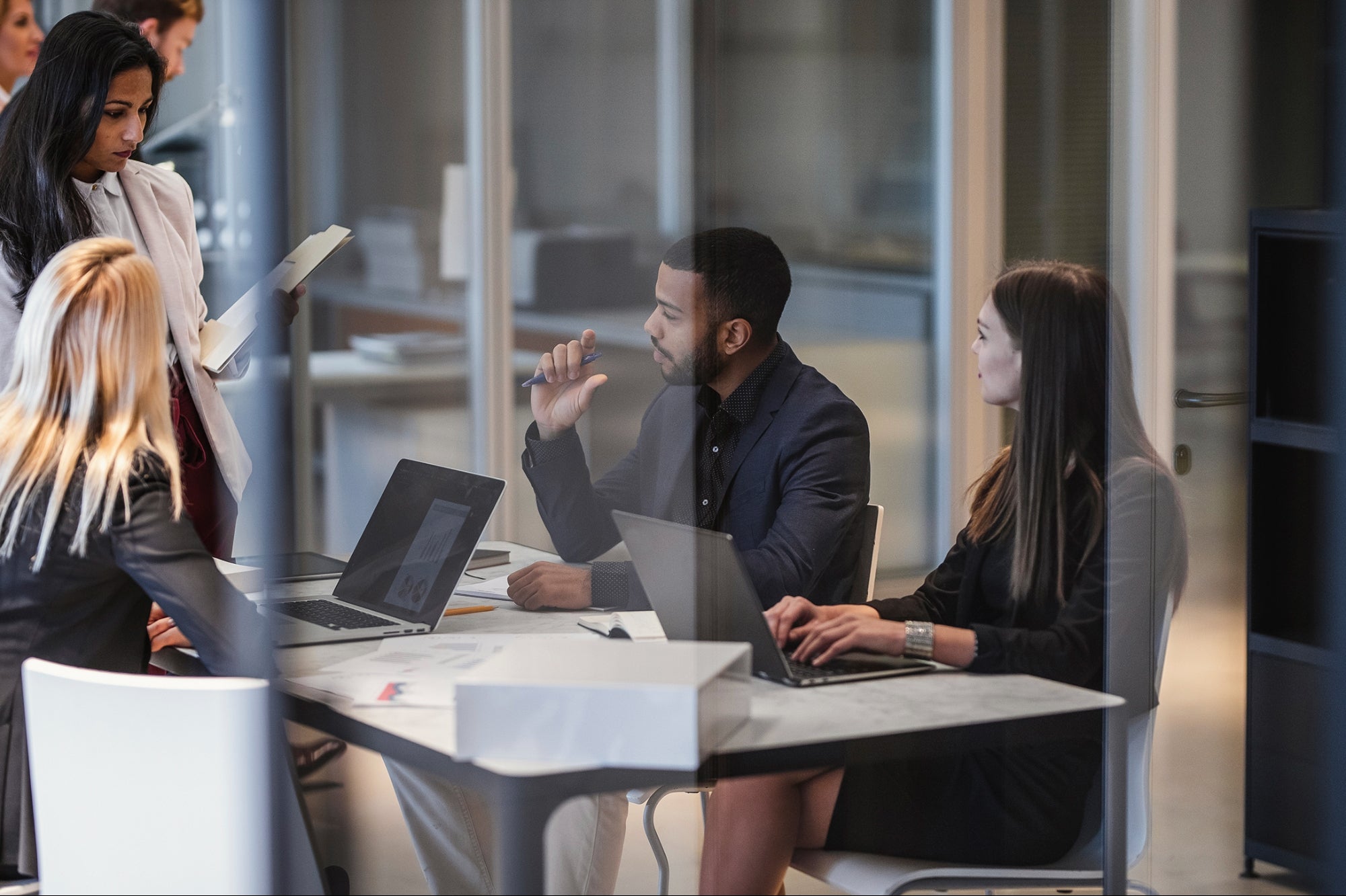 If Your Leadership Style Is Ever Judged By Others, Here’s 8 Things You Should Do