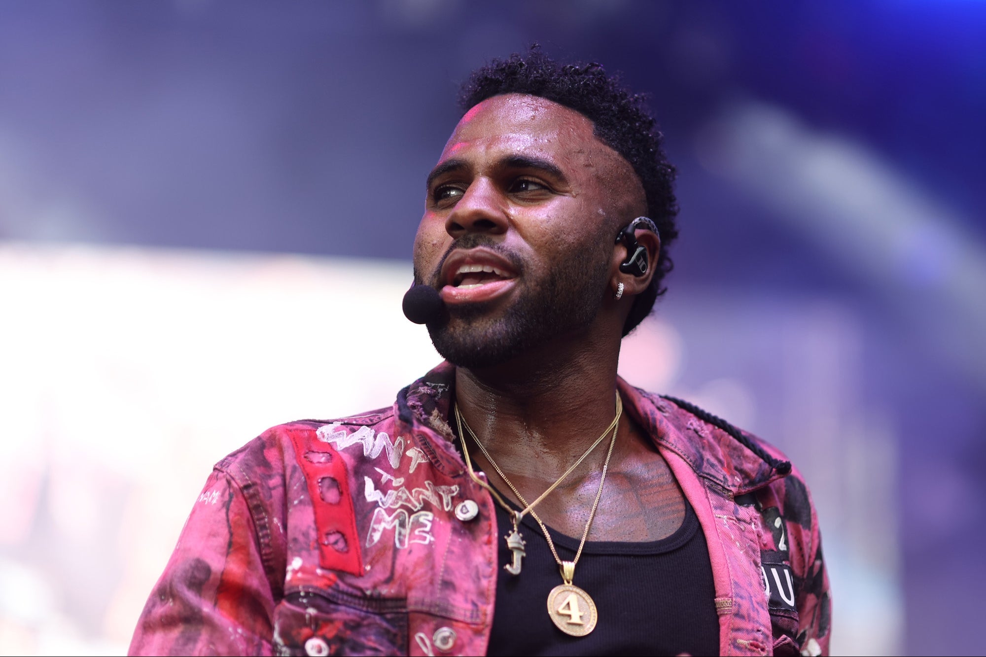 ‘I Can’t Say Thank You Enough’: Jason Derulo Surprises Waiter By Paying Off Semester of College With $5,000 Tip