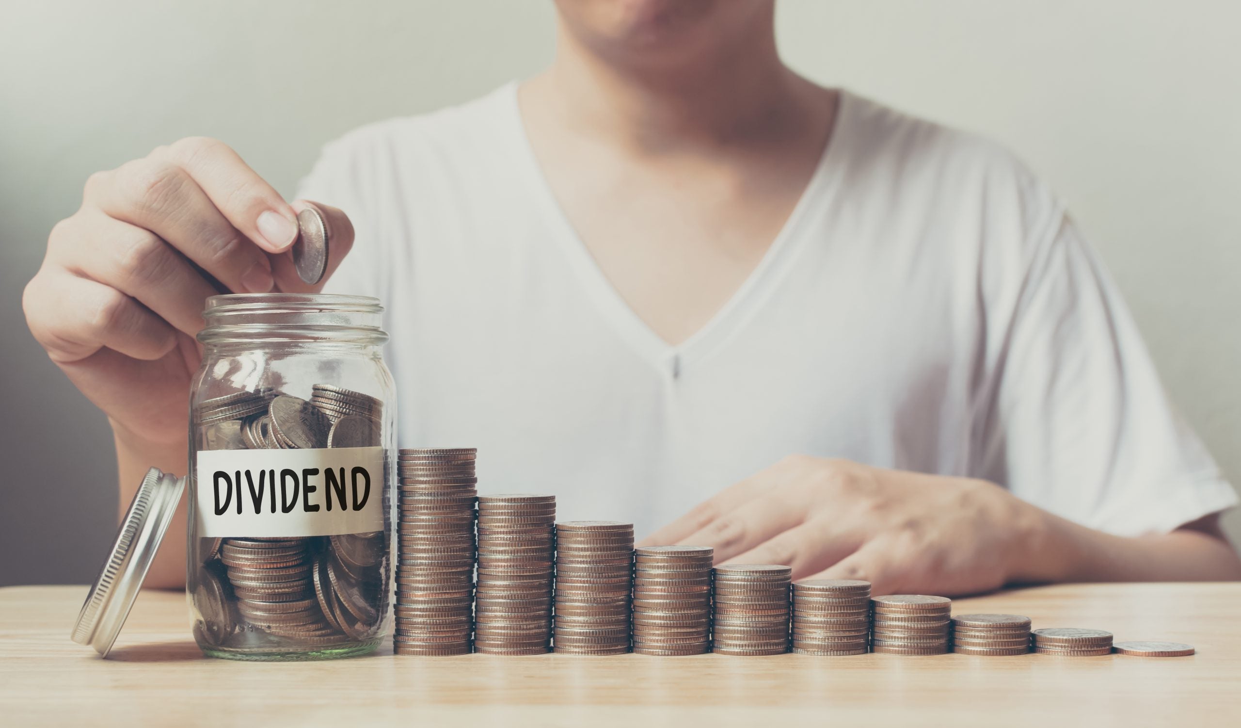 2 Smart Dividend Stocks to Buy Now for Steady Gains