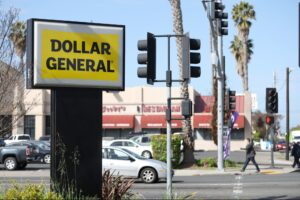 dollar-general-announces-$100-million-new-spending-on-staff-and-store-improvements