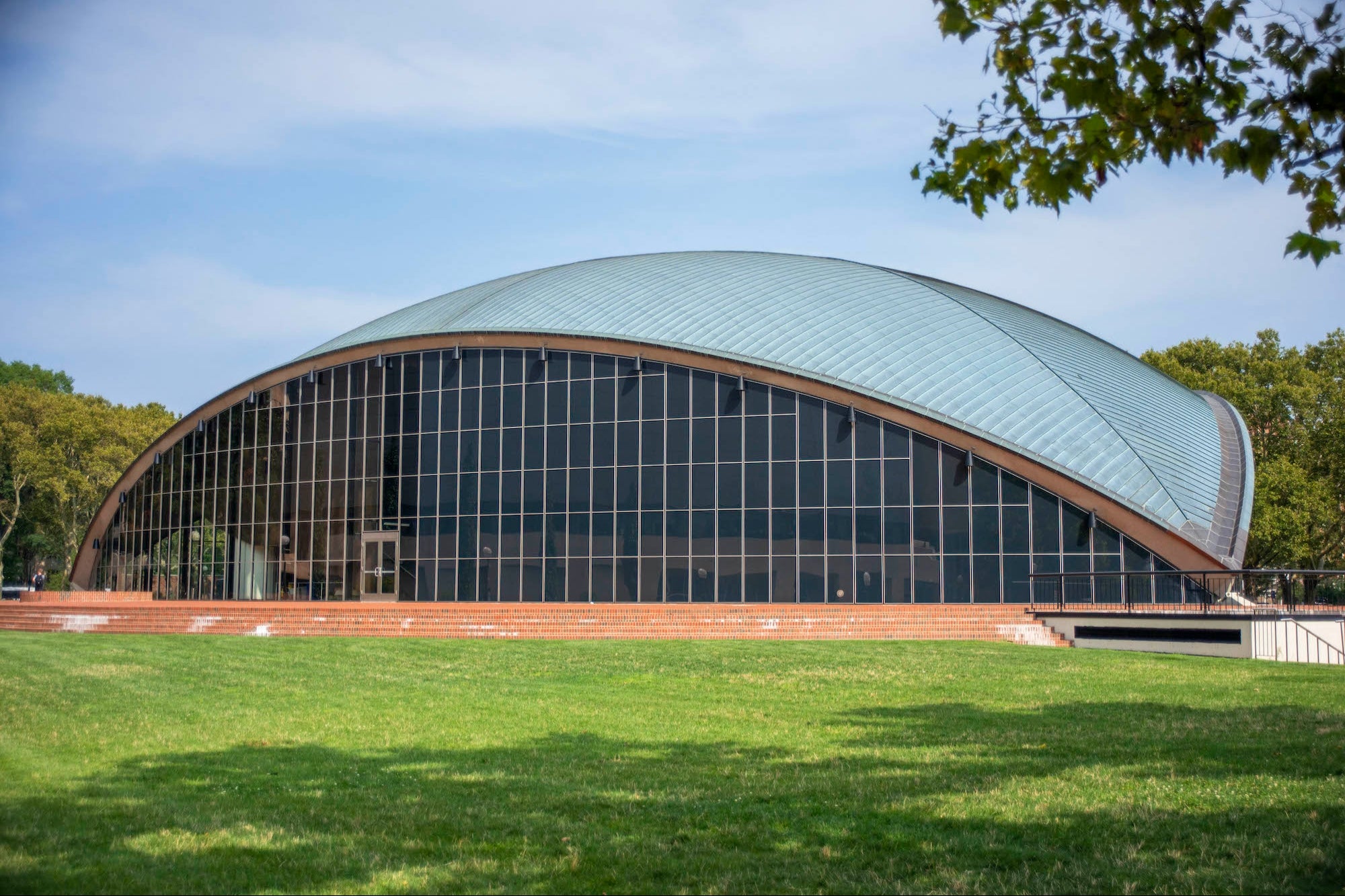 Here’s the No. 1 Dream College for High School Students Today (It Has a Giant Price Tag, But It’s Not in the Ivy League)