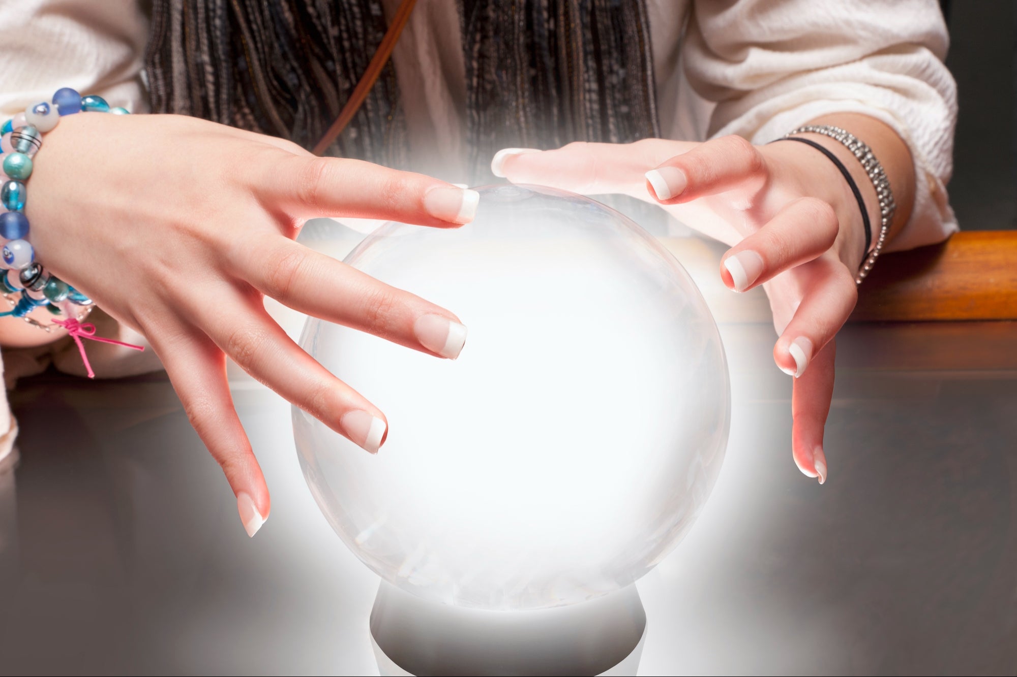 The Psychic Who Suckered $25 Million Out of Heartbroken Clients