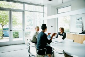 having-trouble-speaking-up-in-meetings?-try-this-strategy.