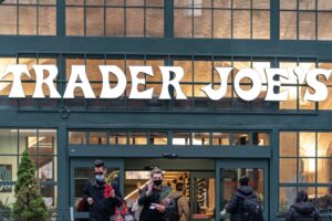 emotional-trader-joe’s-shopper-films-tearful-video-thanking-employee-for-heartfelt-surprise:-‘one-small-act-of-kindness-can-change-someone’s-day’