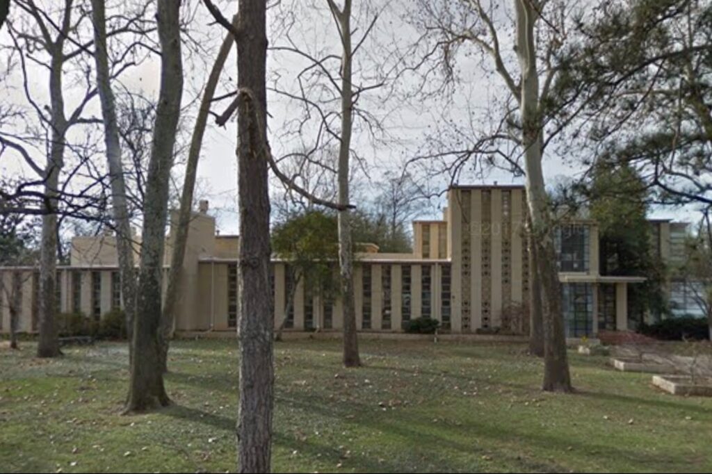 frank-lloyd-wright’s-westhope-is-for-sale-in-tulsa:-‘the-most-significant-property-to-become-available-this-generation’