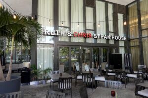 olive-garden-parent-company-will-acquire-ruth’s-chris-steak-house-for-$715-million