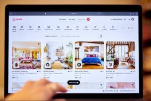 airbnb-q1-revenue-grew-by-20%-—-but-why-did-the-stock-drop-one-day-after-the-results?