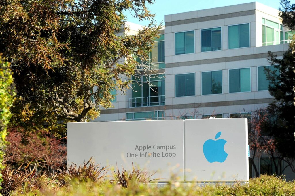 apple-tells-employees-not-to-use-chatgpt-due-to-data-leak-concerns