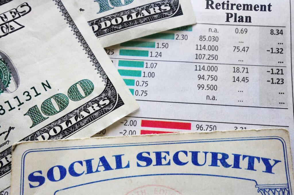 experts-predict-a-massive-annual-drop-in-social-security-benefits-by-2033,-according-to-a-new-report