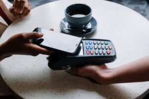 26-ways-a-cashless-society-can-simplify-your-financial-life-and-save-you-astronomical-amounts-of-money