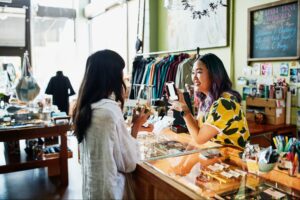 understanding-the-3-tiers-of-customer-service-(and-how-to-get-to-the-top)