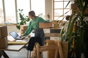 can-you-turn-your-side-hustle-into-a-business?-consider-these-3-things.