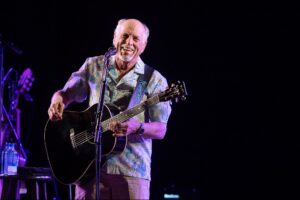 how-jimmy-buffett-turned-his-hit-song-into-a-billion-dollar-‘margaritaville’-behemoth