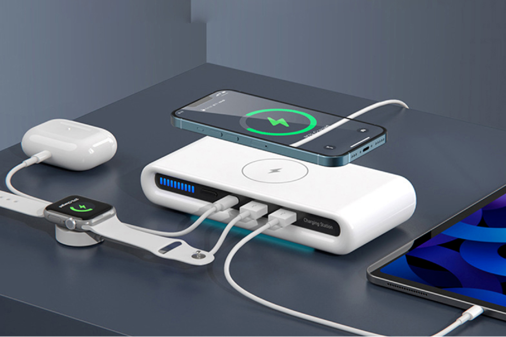 charge-4-devices-at-once-with-this-$25.99-power-station