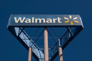 america’s-largest-private-employer-is-reducing-starting-pay-for-new-workers-here’s-why-—-and-what-it-means-for-retail.