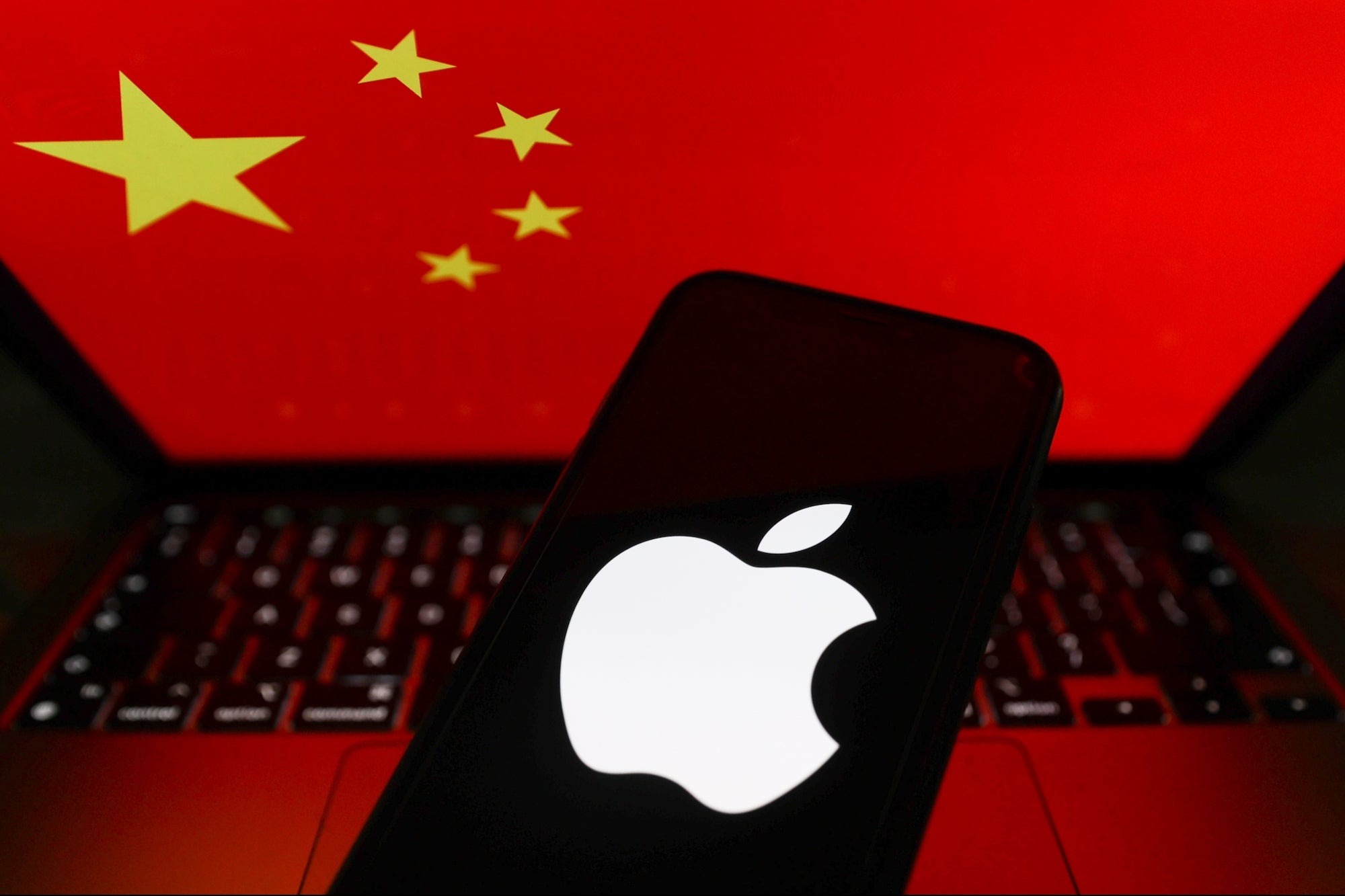 Apple Incurs $200 Billion Loss in 2 Days as China’s iPhone Bans Shakes Stock Market Confidence