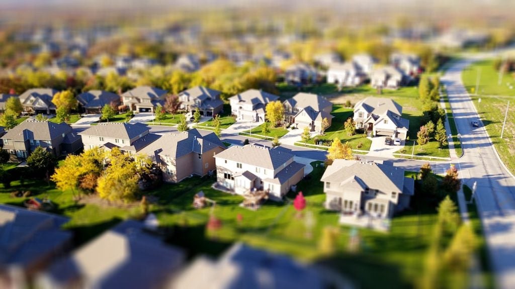 unveiling-the-hottest-real-estate-cities-and-regions-to-target-in-august:-nyc,-chicago,-la,-and-more!