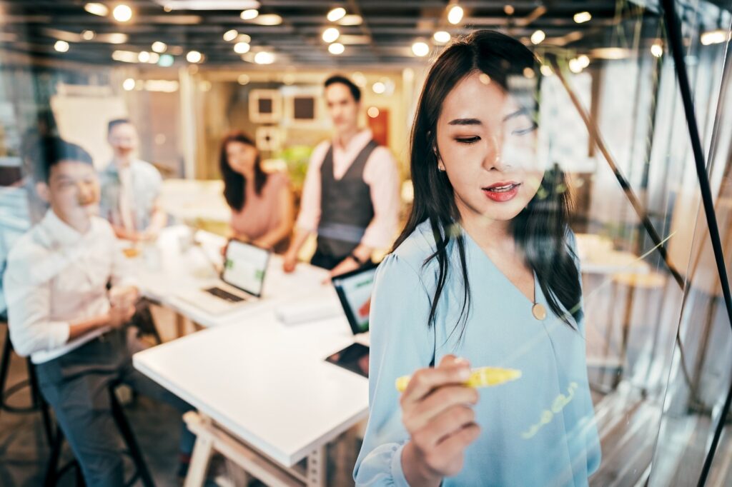 are-you-a-disruptor-or-a-destructor?-a-complete-guide-to-innovation-for-today’s-leaders