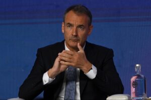 bp-ceo-bernard-looney-suddenly-resigns-after-allegations-of-‘personal-relationships’-with-employees