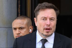 report:-elon-musk-and-bill-gates-have-‘cordial’-conversation-with-‘intent’-to-‘resolve’-feud-at-ai-summit