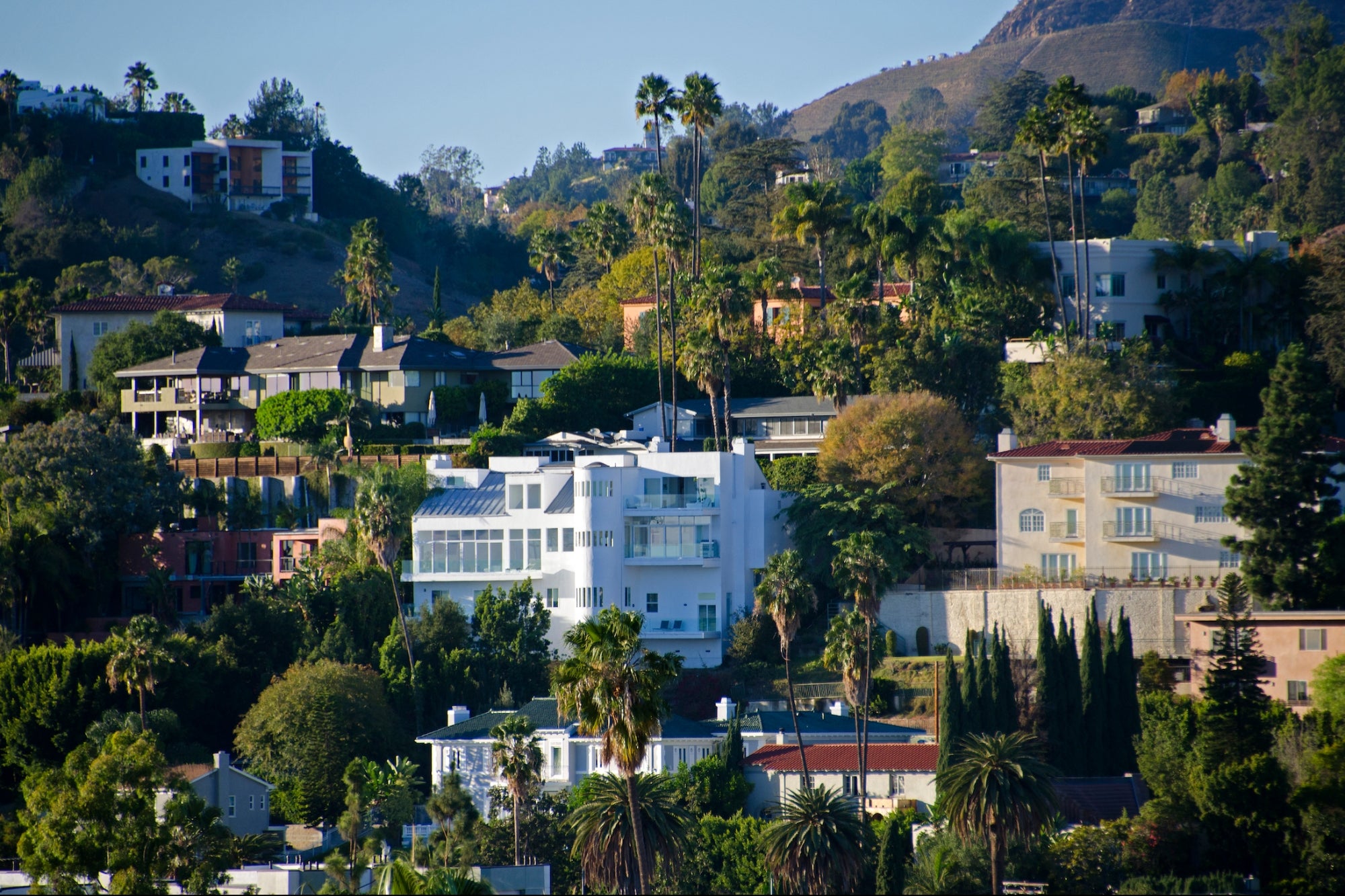 He Won the $2 Billion Powerball Jackpot. Now He’s Snatching Up Swanky Homes Across Los Angeles.