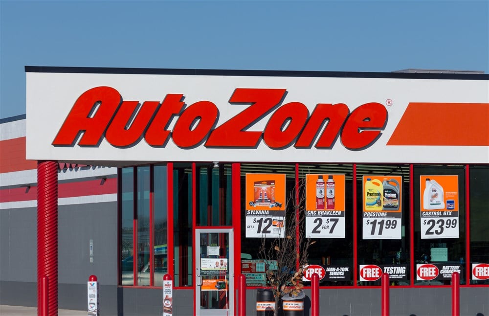 Hold-It-Forever AutoZone Pulls into Buy Zone