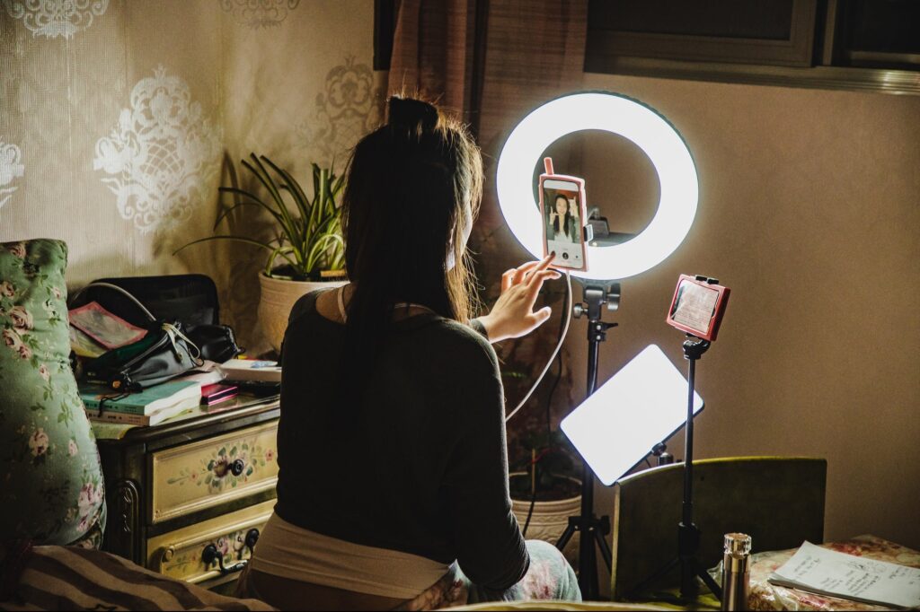 gen-z’s-main-career-aspiration-is-to-be-an-influencer,-according-to-a-new-report