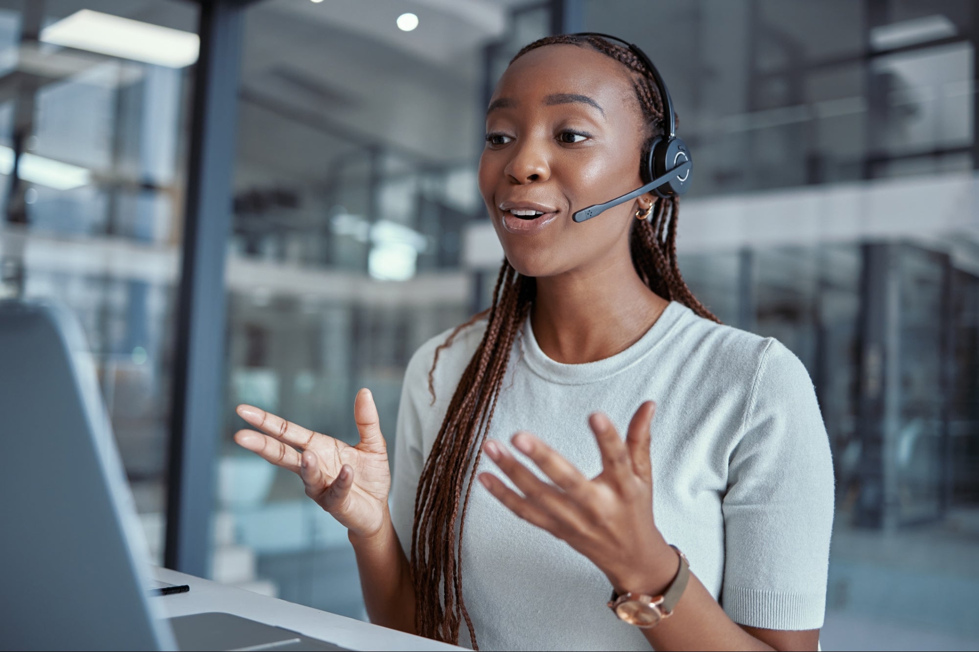 3 Expert Customer Service Language Tips to Never Forget