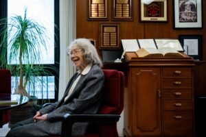renowned-federal-judge,-96,-faces-yearlong-suspension-for-refusing-to-retire