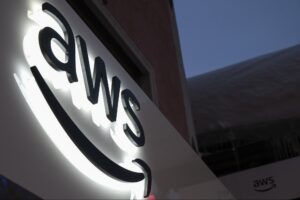 amazon’s-invests-$4-billion-in-chatgpt-competitor,-making-a-bold-move-in-the-ai-arms-race
