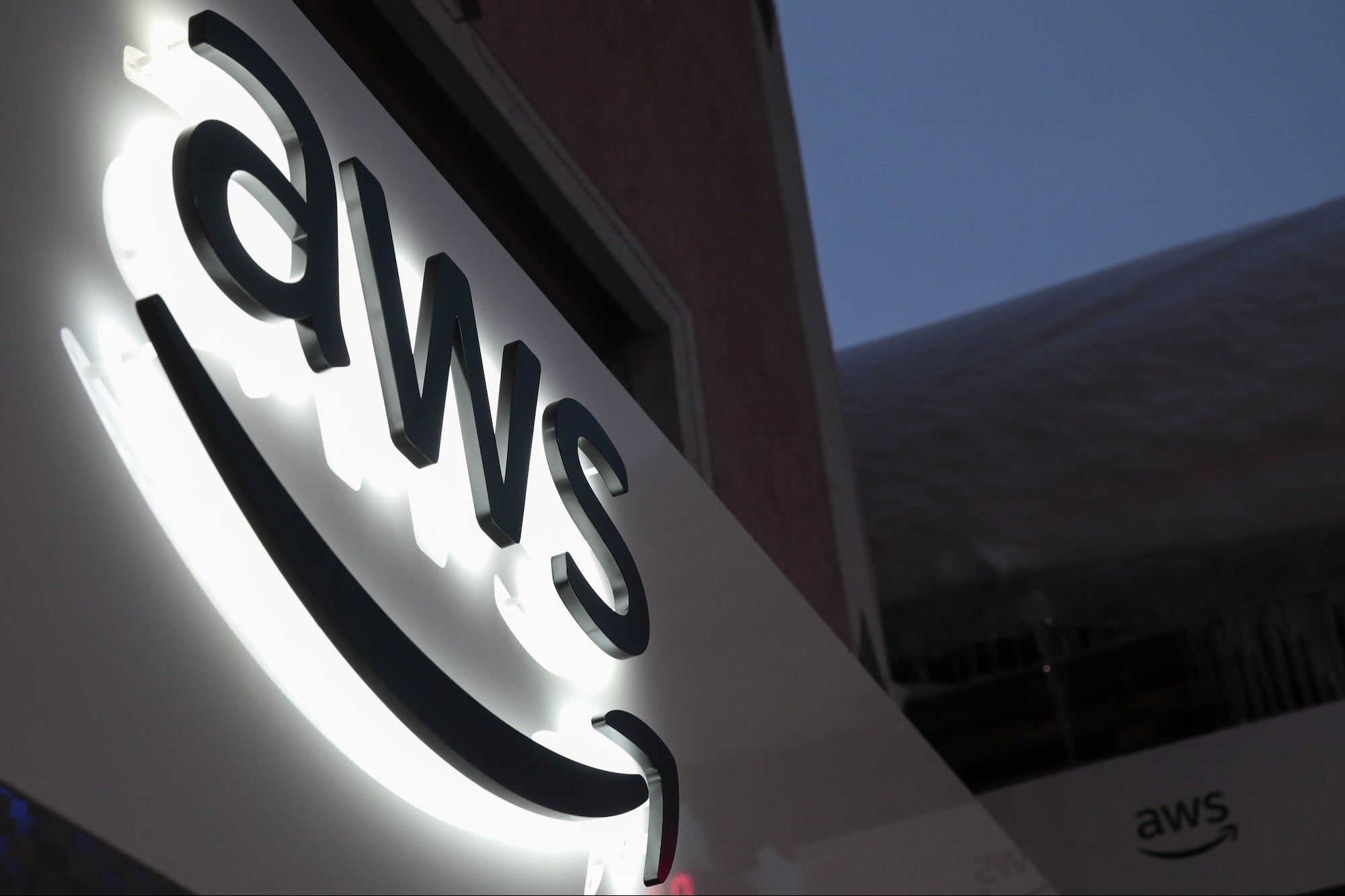 Amazon’s Invests $4 Billion in ChatGPT Competitor, Making a Bold Move in the AI Arms Race