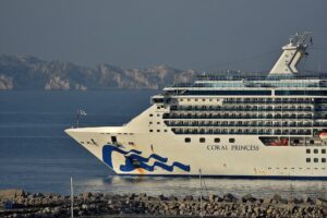 these-great-grandparents-booked-51-back-to-back-cruises-because-it’s-‘cheaper-than-a-retirement-home’