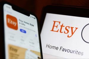 how-this-seller-makes-$12,000-a-month-of-passive-income-on-etsy