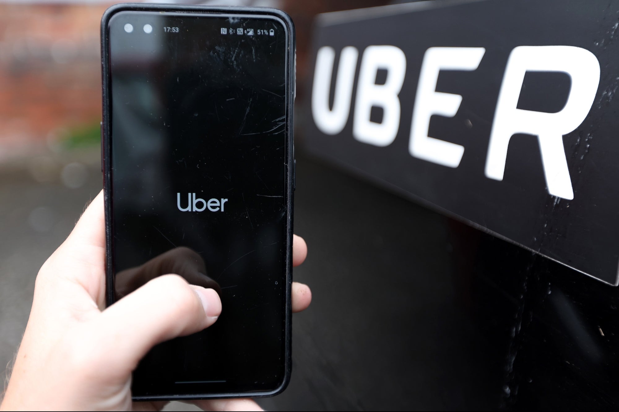 You Can Now Have an Uber Driver Ship Pre-Paid Packages to UPS, FedEx for a $5 Flat Fee