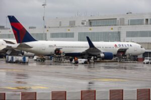 armed-delta-co-pilot-indicted-after-threatening-to-shoot-captain-‘multiple-times’-mid-flight