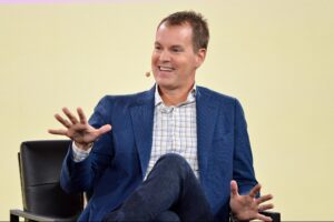 ‘a-very,-very-dumb-idea’:-hbo-ceo-admits-to-using-fake-accounts-to-troll-critics