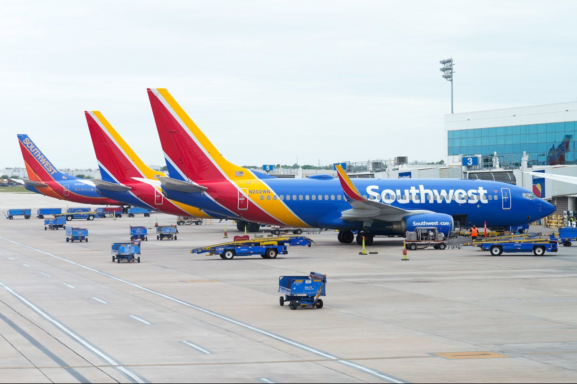 Some Flights Are As Low As $29 Right Now as Airlines Rush to Fill Seats Before the End of the Year