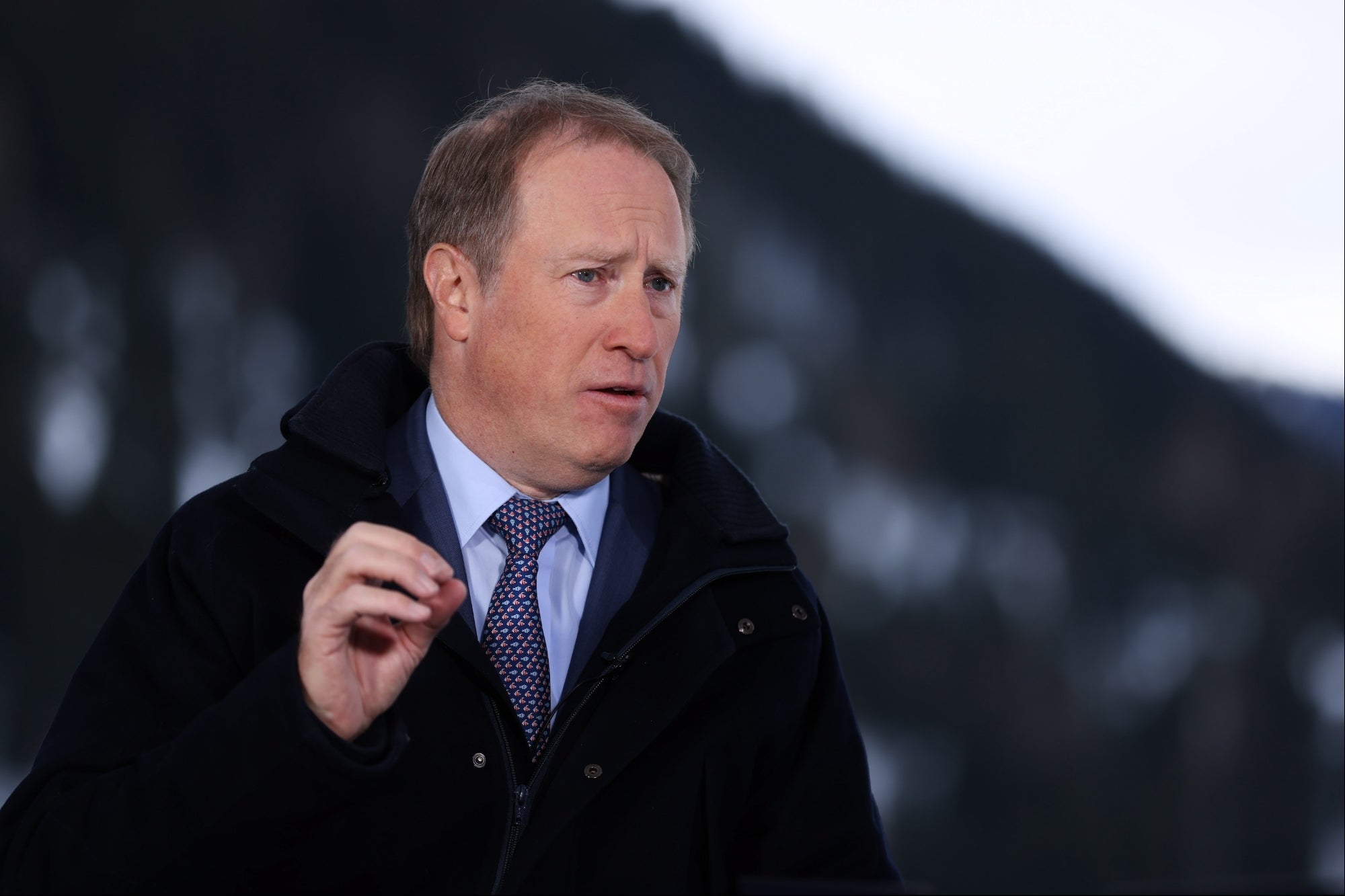 Morgan Stanley Plans to Lay Off 2,000 Workers, Replacing Some with AI
