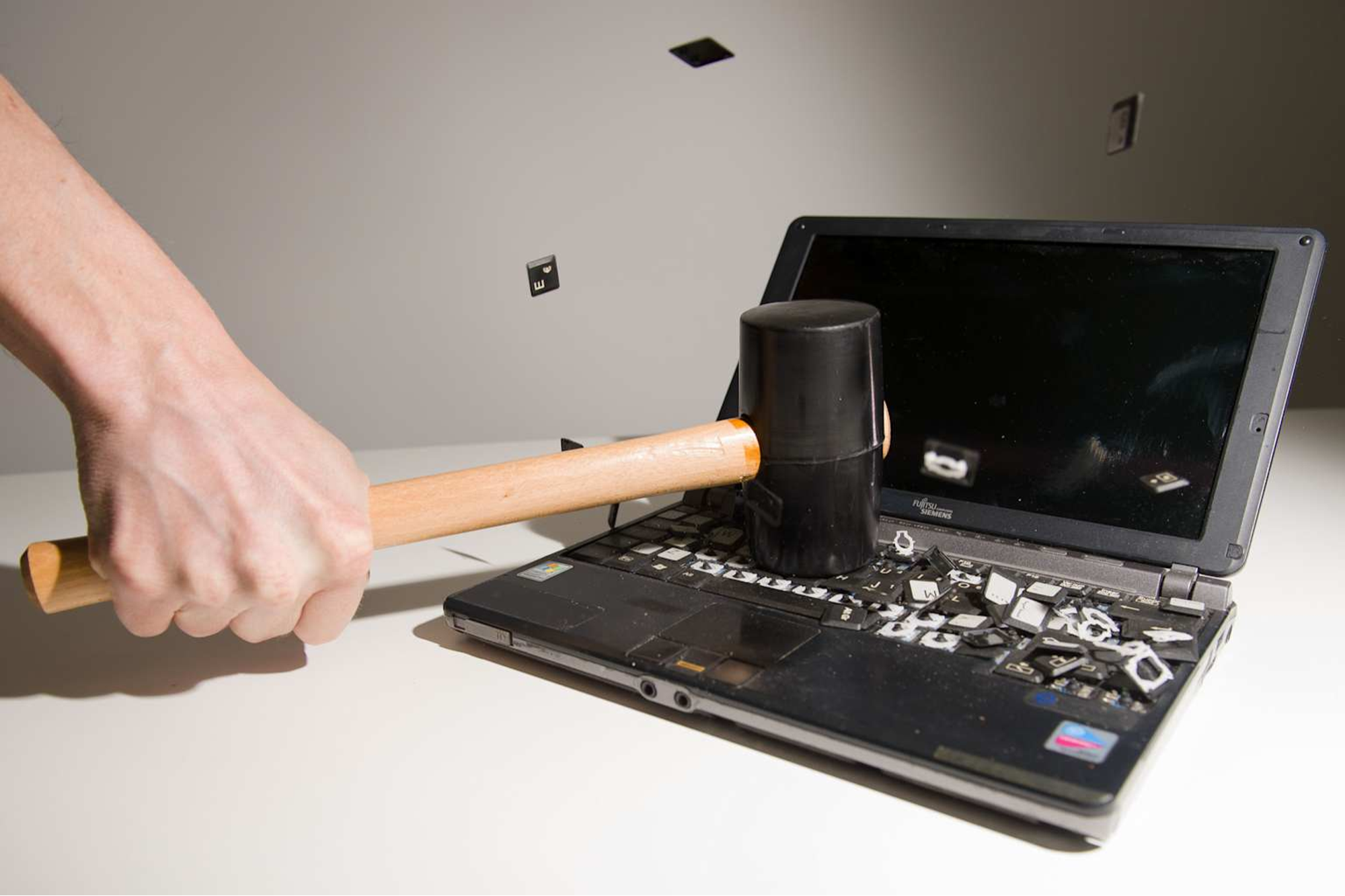 Smash Your Way to Success with an iSmash Rage Room Franchise