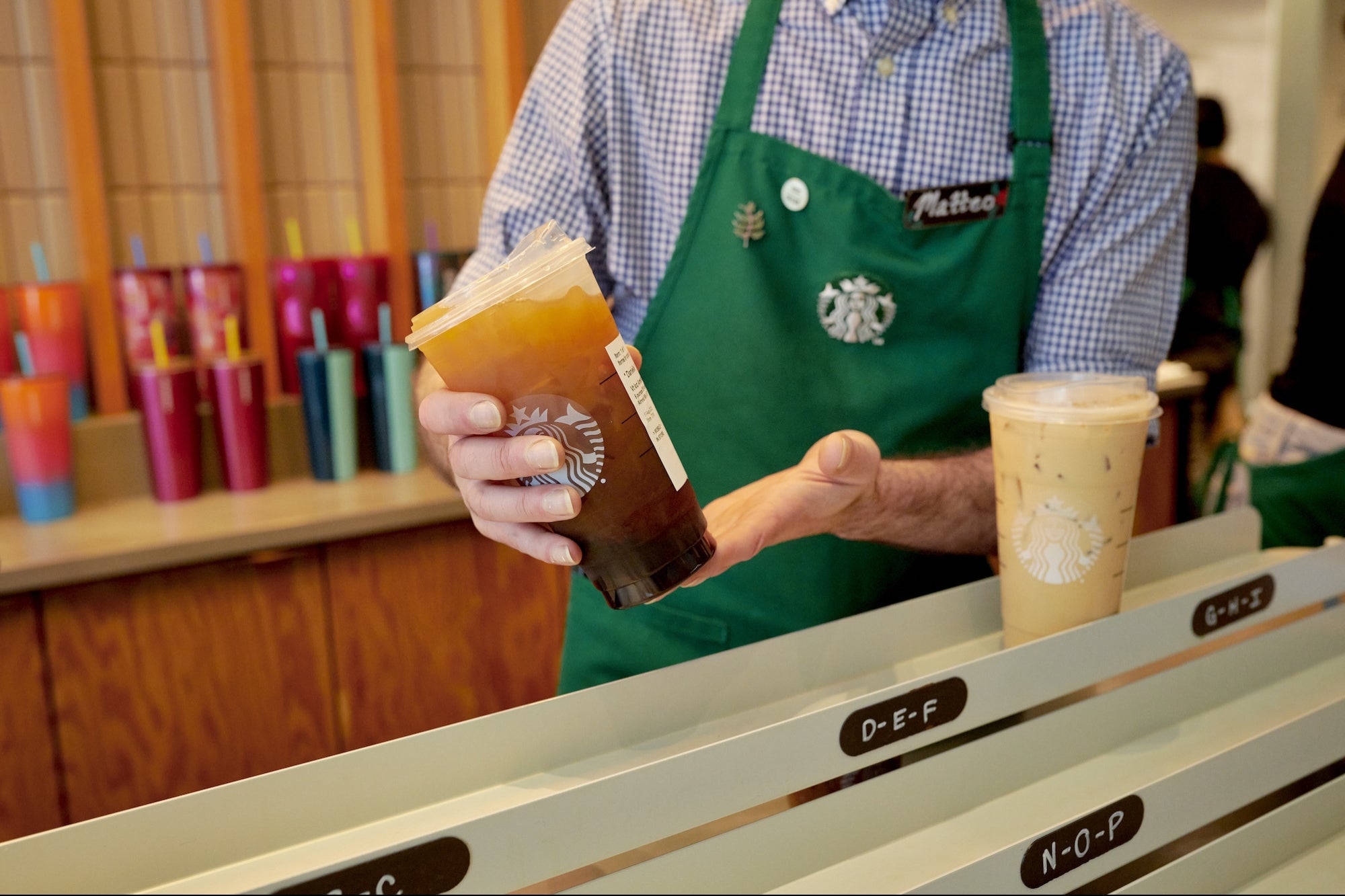 Starbucks Employees Aren’t Happy With the New Dress Code
