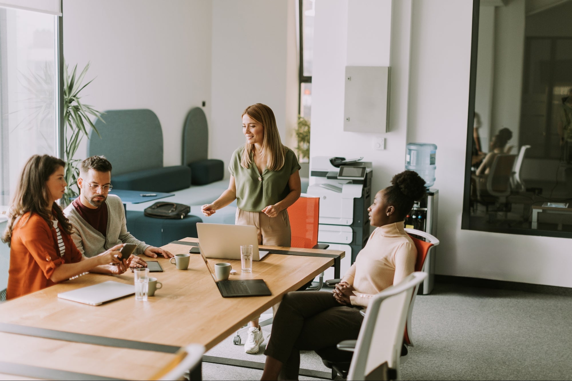 Stop Trying to Be a ‘Hero-CEO’ — Here’s Why Building a Strong Team Beats Individual Brilliance