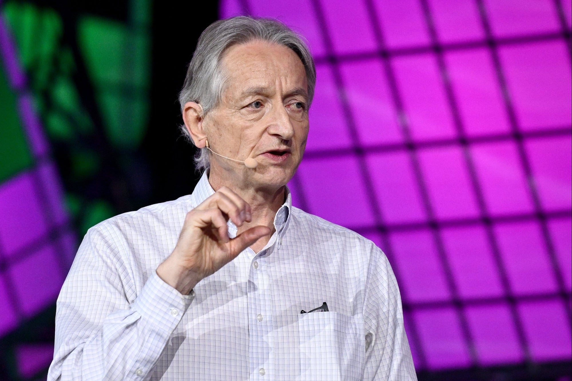 AI Is Going to ‘Replace Everybody’ in Several Fields, According to the ‘Godfather of AI.’ Here’s Who He Says Should Be ‘Terrified.’