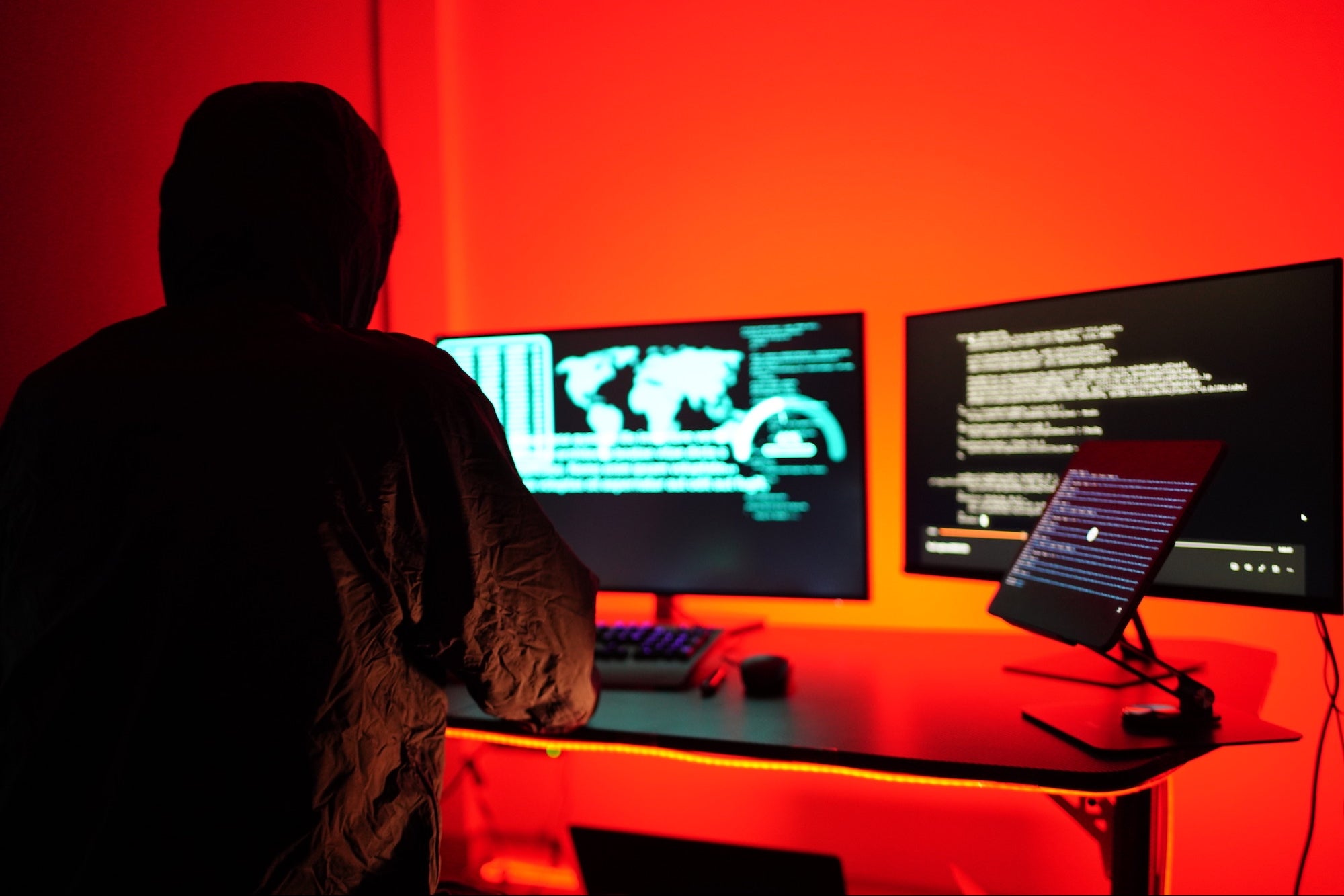 ‘Largest Data Breach in History’: Apple, Google, and Meta Passwords Reportedly Among 16 Billion Stolen in Massive Hack